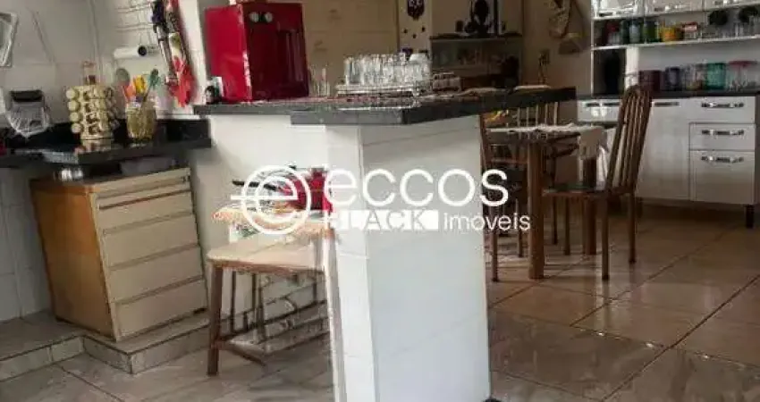 Casa à venda, 3 quartos, 1 suíte, maria eugênia - araguari/mg