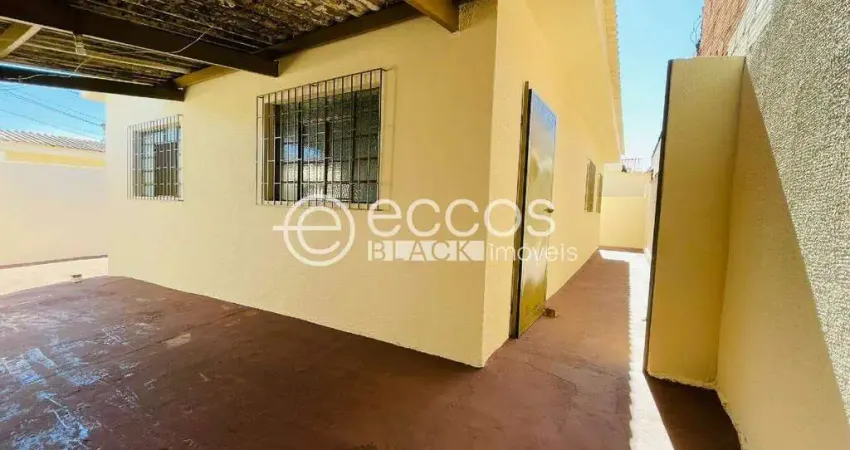 Casa para aluguel, 3 quartos, 2 vagas, santa mônica - uberlândia/mg