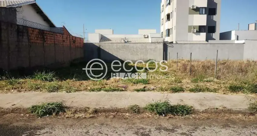 Terreno à venda na Rua Sergio Borelli Martinelli, 107, Novo Mundo, Uberlândia