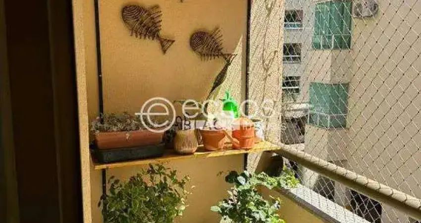 Apartamento à venda, 3 quartos, 1 suíte, 2 vagas, Jardim Finotti - Uberlândia/MG