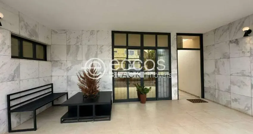 Prédio para alugar na Rua Antônio Crescêncio, 869, Centro, Uberlândia