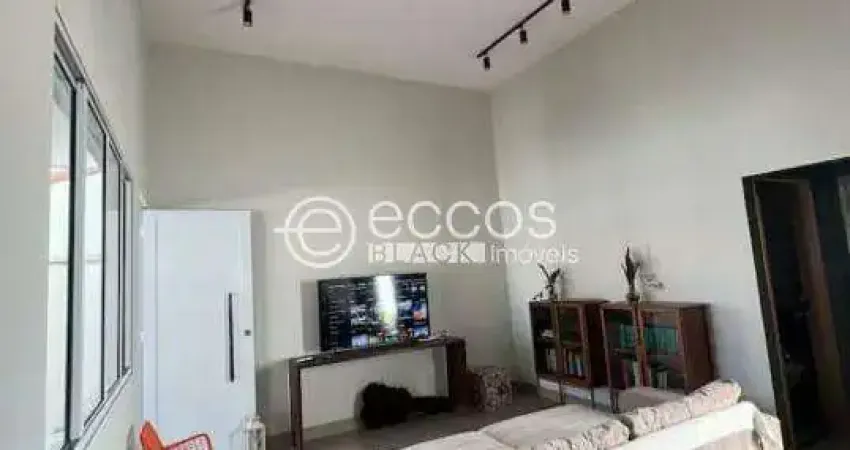 Casa à venda, 2 quartos, 2 vagas, Cidade Jardim - Uberlândia/MG