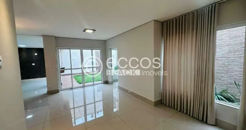 Casa em condomínio para aluguel, 3 quartos, 3 suítes, 2 vagas, Granja Marileusa - Uberlândia/MG