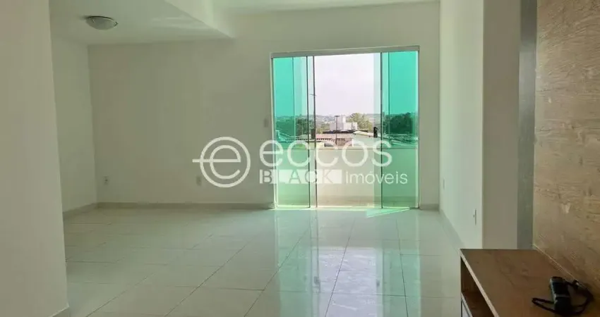Apartamento à venda, 3 quartos, 1 suíte, 2 vagas, Santa Mônica - Uberlândia/MG