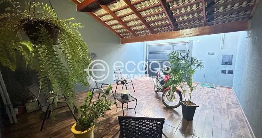 Casa à venda, 2 quartos, 1 suíte, 2 vagas, Jardim Brasília - Uberlândia/MG