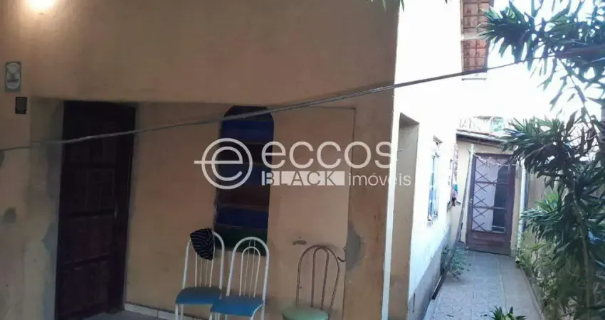 Casa à venda, 2 quartos, 2 vagas, santa terezinha - araguari/mg