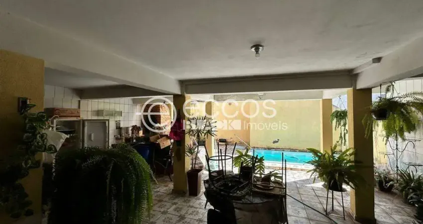 Casa à venda, 3 quartos, 1 suíte, 3 vagas, jaraguá - uberlândia/mg