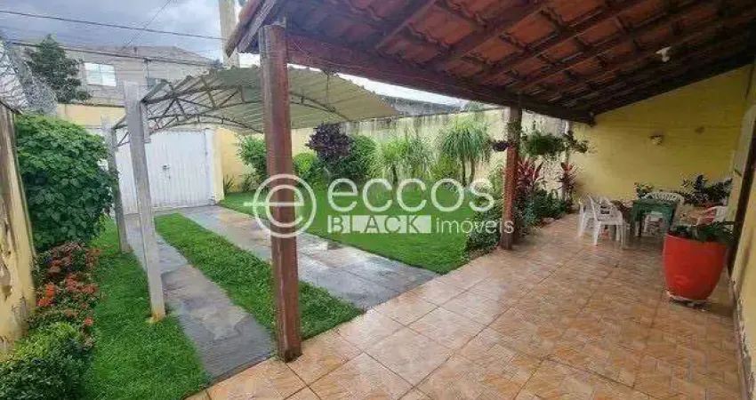 Casa à venda, 2 quartos, 2 vagas, Jardim Botânico - Uberlândia/MG