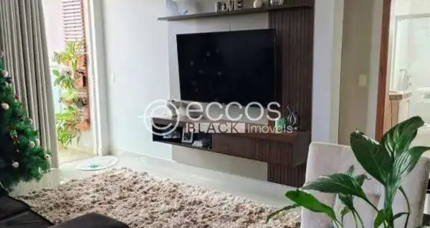 Apartamento à venda, 3 quartos, 1 suíte, 1 vaga, Presidente Roosevelt - Uberlândia/MG
