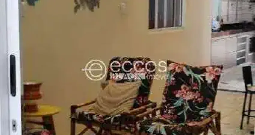 Casa à venda, 3 quartos, 1 suíte, 2 vagas, Shopping Park - Uberlândia/MG