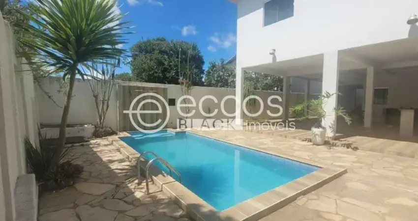 Casa à venda, 4 quartos, 1 suíte, 6 vagas, Rosário - ARAGUARI/MG