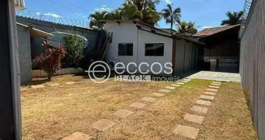 Casa à venda, 4 quartos, 1 suíte, 4 vagas, Jardim Europa - Uberlândia/MG