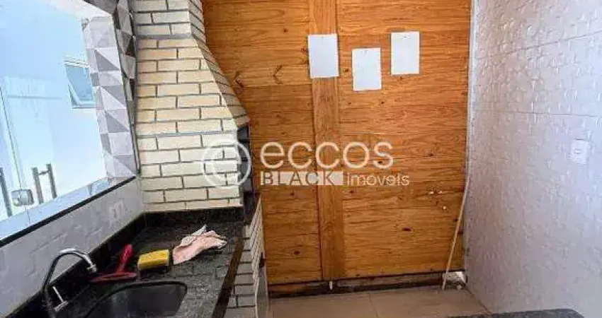 Casa para aluguel, 3 quartos, 1 suíte, 2 vagas, Jardim Patrícia - Uberlândia/MG