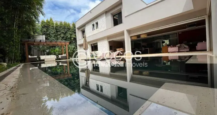 Casa em condomínio à venda, 4 quartos, 4 suítes, 4 vagas, Morada da Colina - Uberlândia/MG
