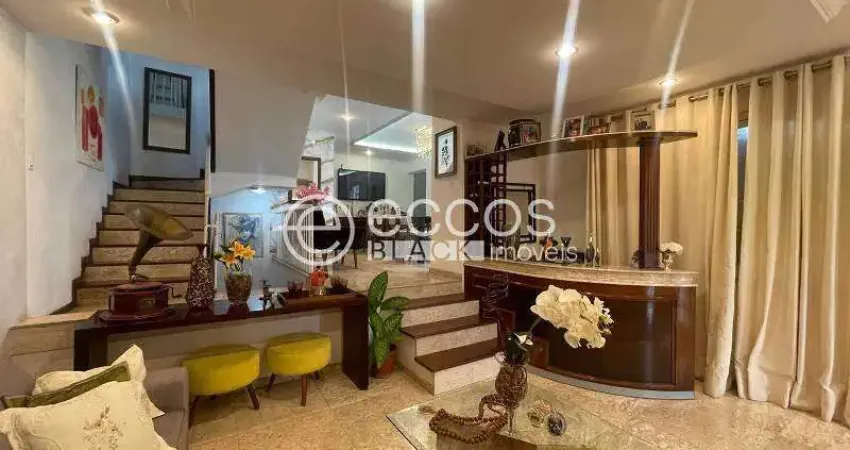 Casa à venda, 5 quartos, 1 suíte, 4 vagas, Santa Lúcia - Belo Horizonte/MG