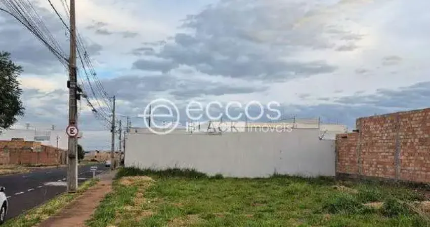 Terreno à venda na Rua M18, Parque das Laranjeiras, Uberaba