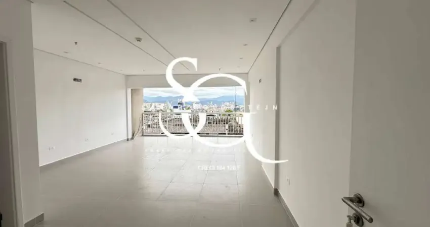 Sala comercial em prédio com portaria 24 horas, 1 vaga de garagem.