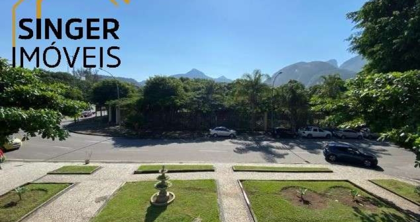 Apartamento à Venda, Barra da Tijuca, Rio de Janeiro/RJ, 3 Quartos (1 Suíte), Escritório, Sala ampla, Lavabo, 2 Vagas de garagem, 196 m² e Varandão