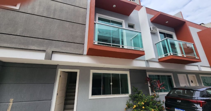 CASA À VENDA, DUPLEX, 2 QUARTOS, 3 BANH, TERRAÇO COM ÁREA GOURMET - MARECHAL HERMES