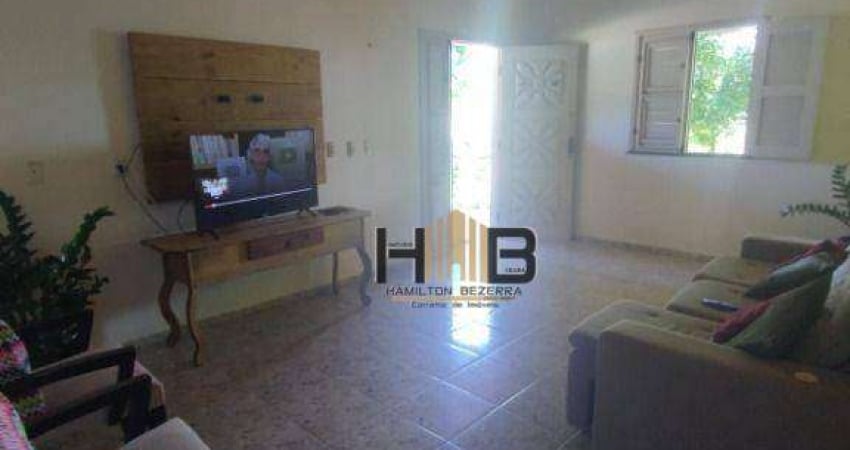 Casa Plana com terreno de 900m² todo arborizado com 2 dormitórios à venda, 170 m² por R$ 360.000 - Morro Branco - Beberibe/CE