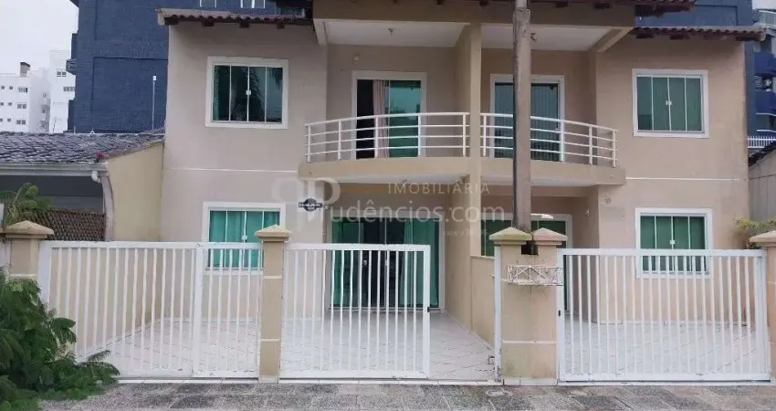 Sobrado com 3 dormitórios à venda, 97 m por R 1.000.000,00 - Centro - Guaratuba PR