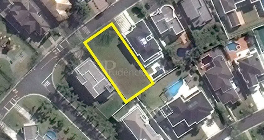 Terreno plano com 717 m2 à venda, residencial Parati, Alphaville graciosa