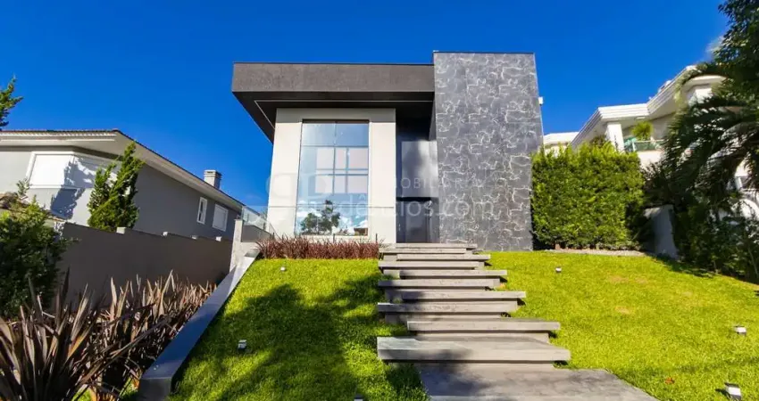 Casa 4 Quartos e 6 banheiros à Venda no Alphaville Pinheiros, PINHAIS - PR