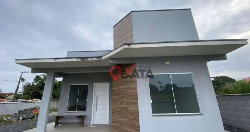 Casa de esquina a 550m do mar com 2 dormitórios à venda, 63 m² por R$ 435.000 - Praia Das Palmeiras - Itapoá/SC