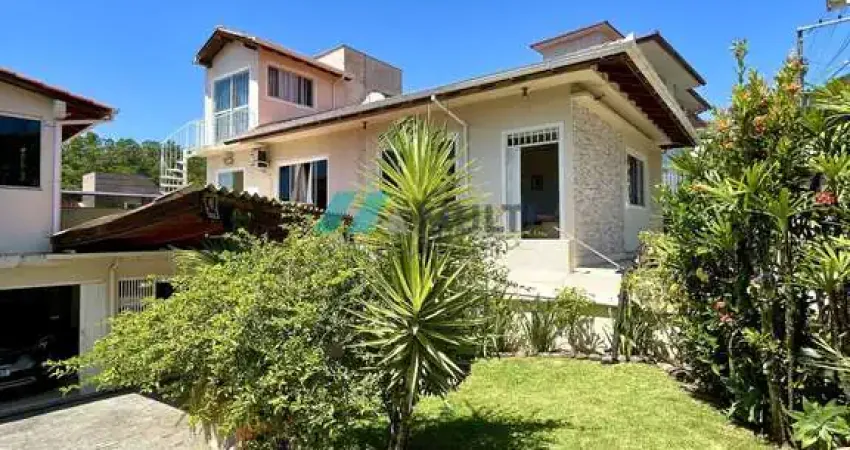 Casa com 4 quartos à venda na Rua Laércio Costa, 90, Trindade, Florianópolis
