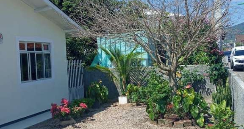 Casa à venda no bairro Praia João Rosa - Biguaçu/SC