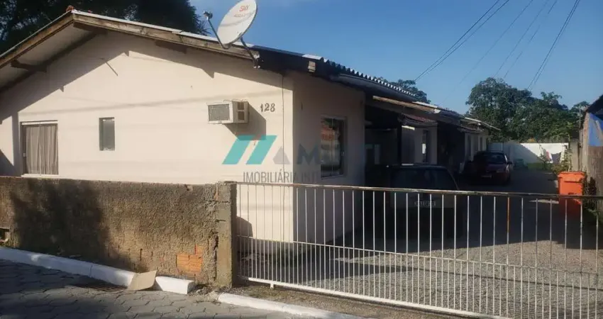 Casa à venda no bairro São João do Rio Vermelho - Florianópolis/SC