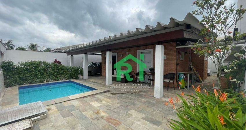 Casa à venda na Praia da Enseada| Rocha imóveis Guarujá/SP