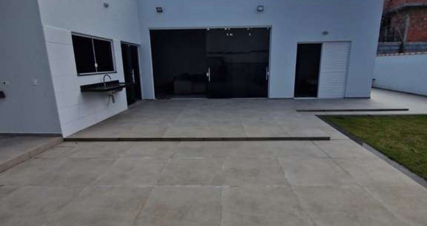 Casa de Alto Padrão disponível pra locação definitiva