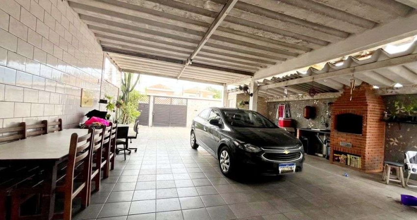 Casa espaçosa com 3 dormitórios, À VENDA, no Estuário