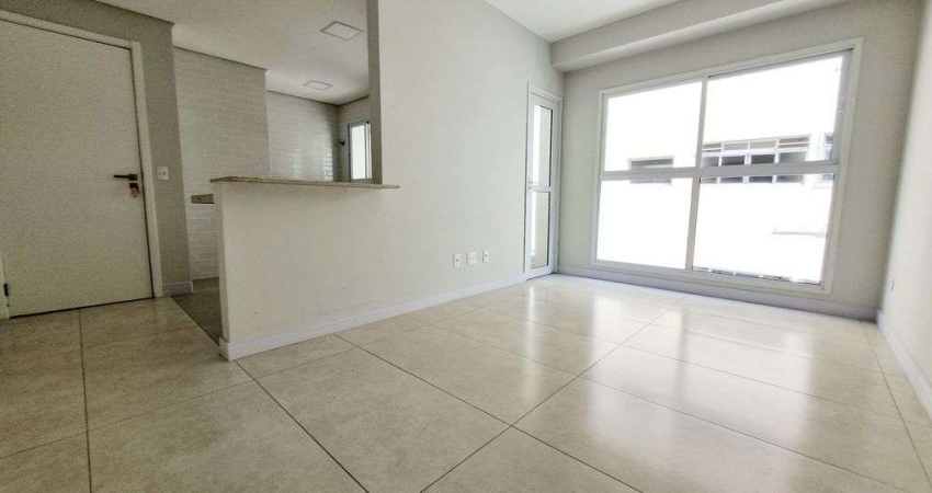 Apartamento reformado com 2 dormitórios, À VENDA na Aparecida.