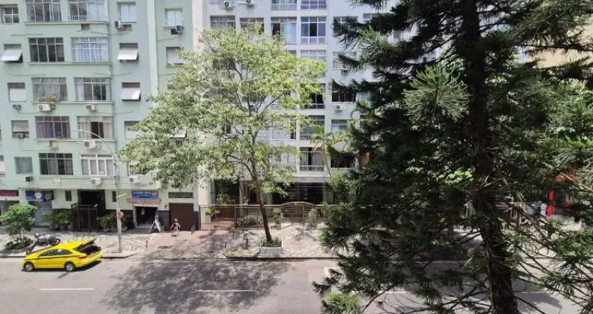 Apartamento à venda no Flamengo, Rio de Janeiro - 2 quartos, 1 suíte, 1 sala, 2 banheiros, 1 vaga, 75m².