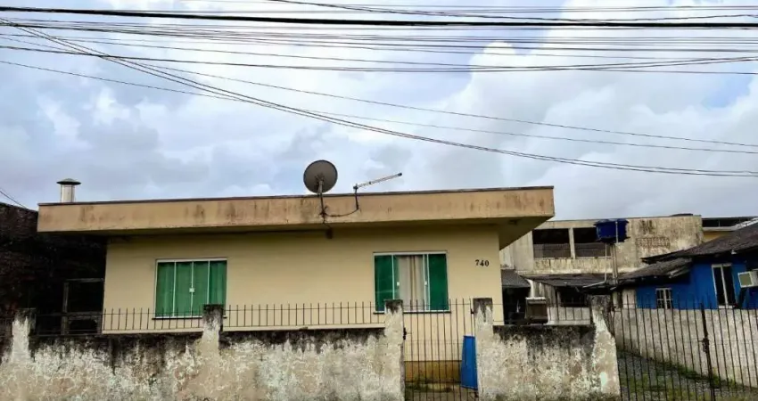 Casa com 2 dormitórios no Bairro São João em Itajaí