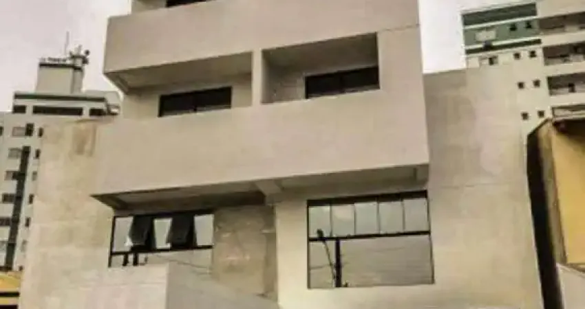 Apartamento semimobiliado com 2 dormitórios no Bairro São João em Itajaí