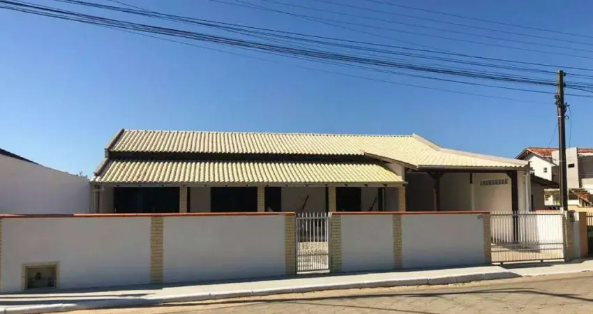 Casa com piscina e 3 dormitórios no bairro nossa sra. de fátima em penha