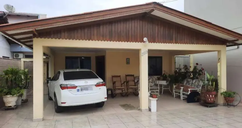 Casa com 2 quartos à venda na Rua Imaruí, São Judas, Itajaí