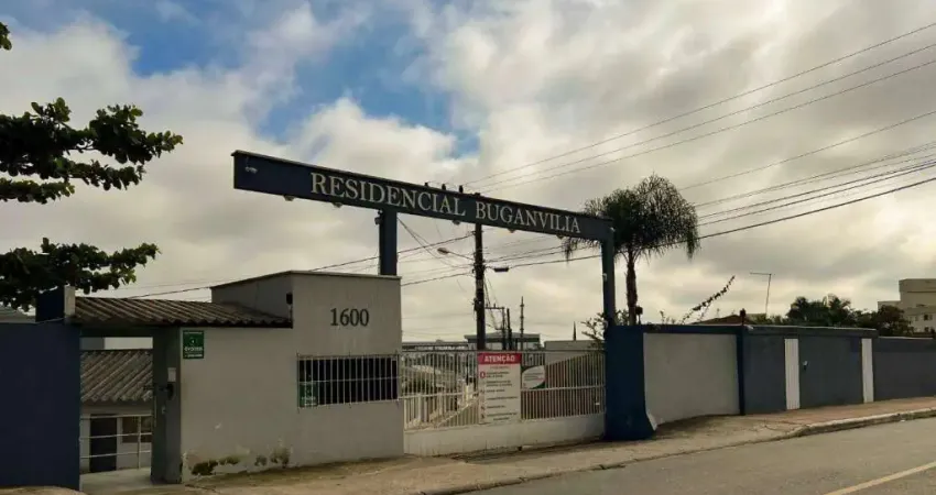 Casa em condomínio fechado com 2 dormitórios no bairro Espinheiros em Itajaí