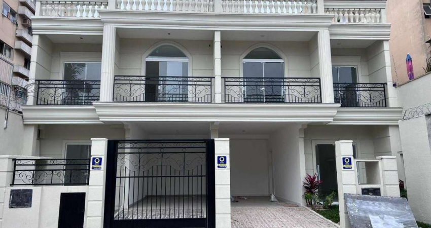 Triplex com 1 suíte e 2 dormitórios no  Centro de Itajaí