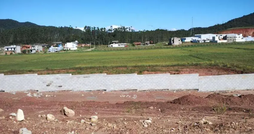 Terreno em condomínio fechado com 240m² no Rio do Meio em Itajaí