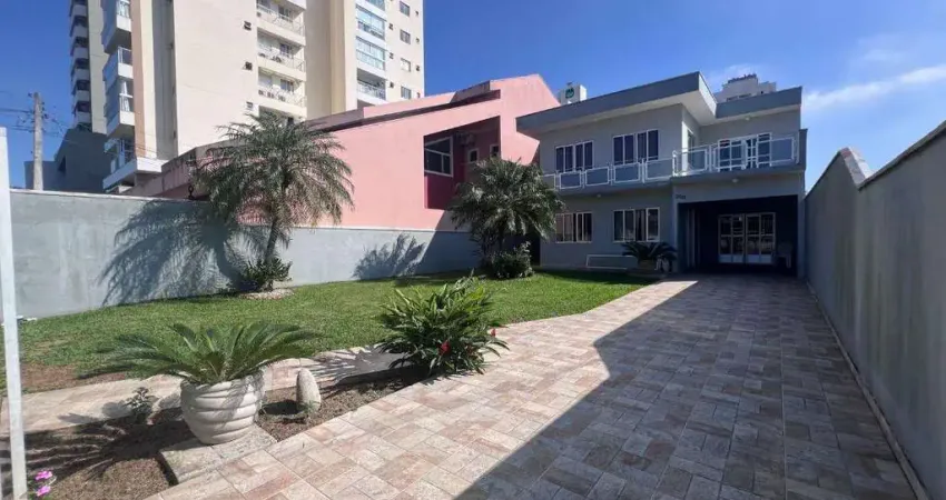 Casa com 2 suítes e 1 dormitório no bairro São Judas em Itajaí