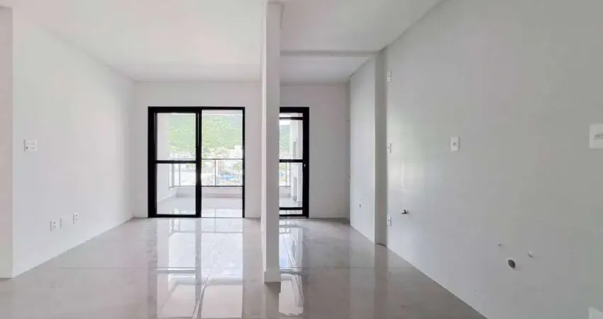 Apartamento com 1 suíte e 1 dormitório no bairro Fazenda em Itajaí