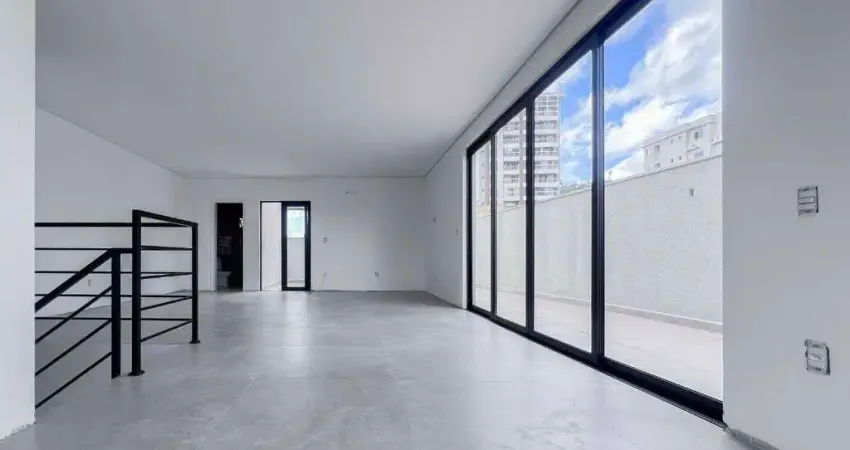 Apartamento Duplex com 2 suítes no Centro de Itajaí