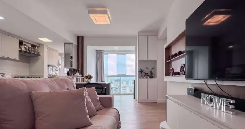 Apartamento semi mobiliado com 2 suítes no Centro de Itajaí