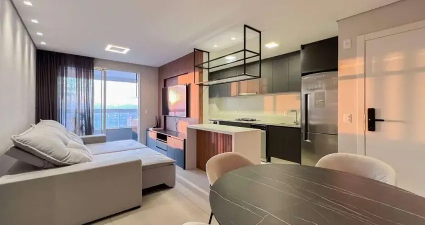 Apartamento mobiliado e decorado com 2 suítes no Centro de Itajaí