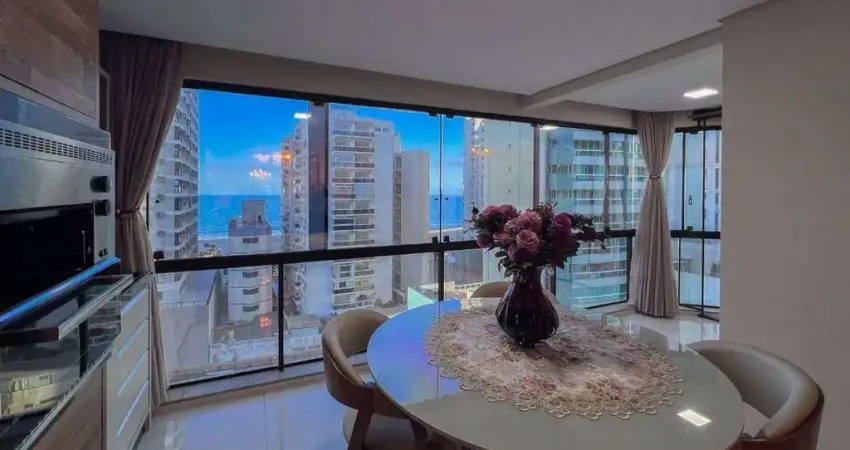 Apartamento mobiliado e equipado com 3 suítes no Centro de Balneário Camboriú