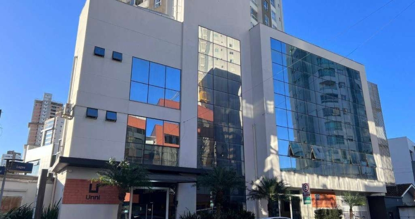 Prédio comercial com 520 m² no bairro Fazenda em Itajaí